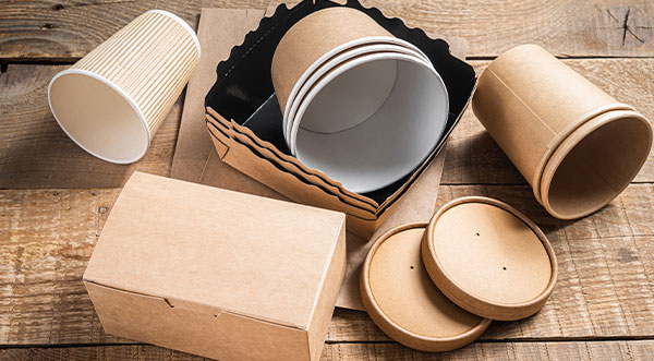 Bicchieri di carta per bevande fredde: materiali, dimensioni e guida all'acquisto